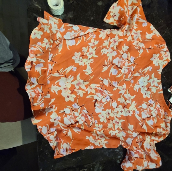 Nwot Cinched peplum Blouse - Picture 9 of 9